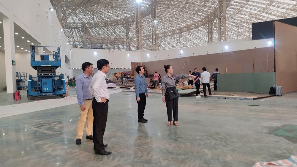  Phó Chủ tịch tỉnh Lâm Đồng kiểm tra tiến độ thi công Triển lãm Thành tựu đất nước - ảnh 1