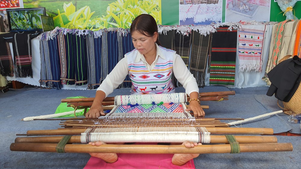 Đề hài hoà phát giữa triển du lịch và bảo tồn bản sắc văn hóa - ảnh 4