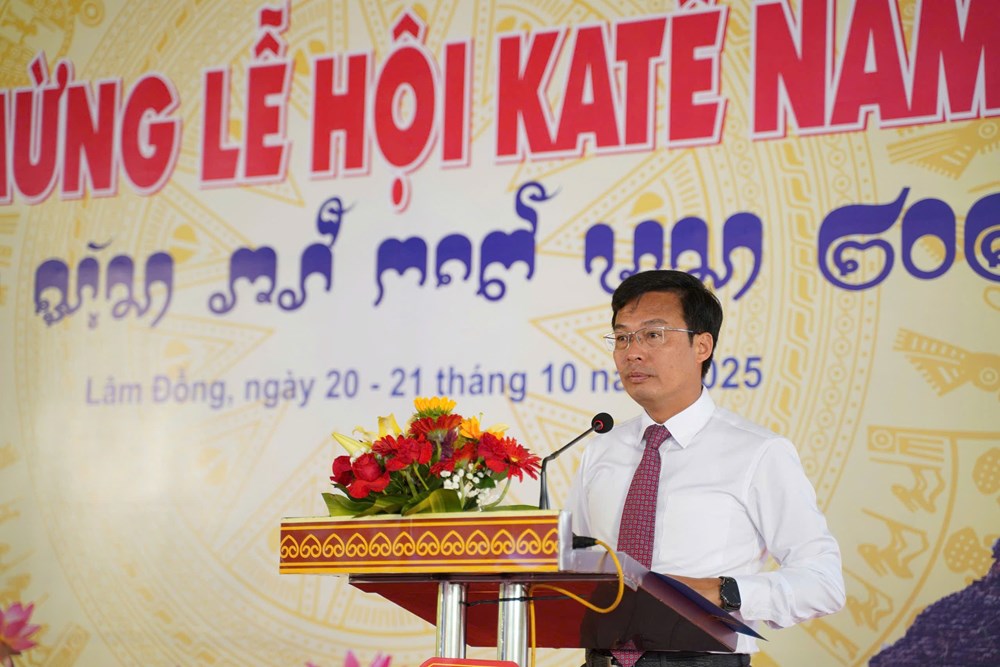Rộn ràng Lễ hội Katê dưới chân tháp Pô Sah Inư - ảnh 2