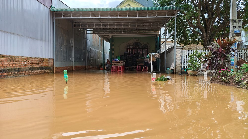 Lâm Đồng: Ngập nặng chia cắt giao thông ngay cửa ngõ Đà Lạt - ảnh 4