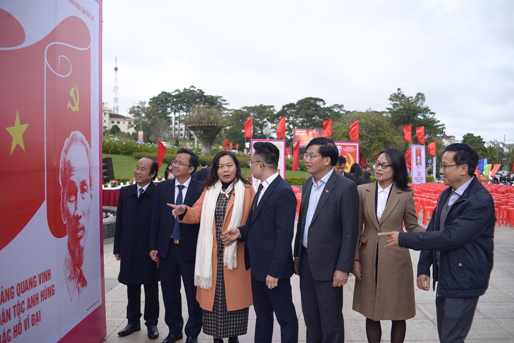 Lâm Đồng: Triển lãm tranh cổ động tấm lớn về Đại hội XIV của Đảng - ảnh 4