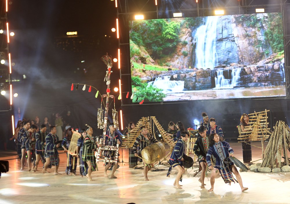 Đà Lạt rộn ràng trong Đêm hội Hòa âm Cồng chiêng Đông Nam Á - ảnh 9