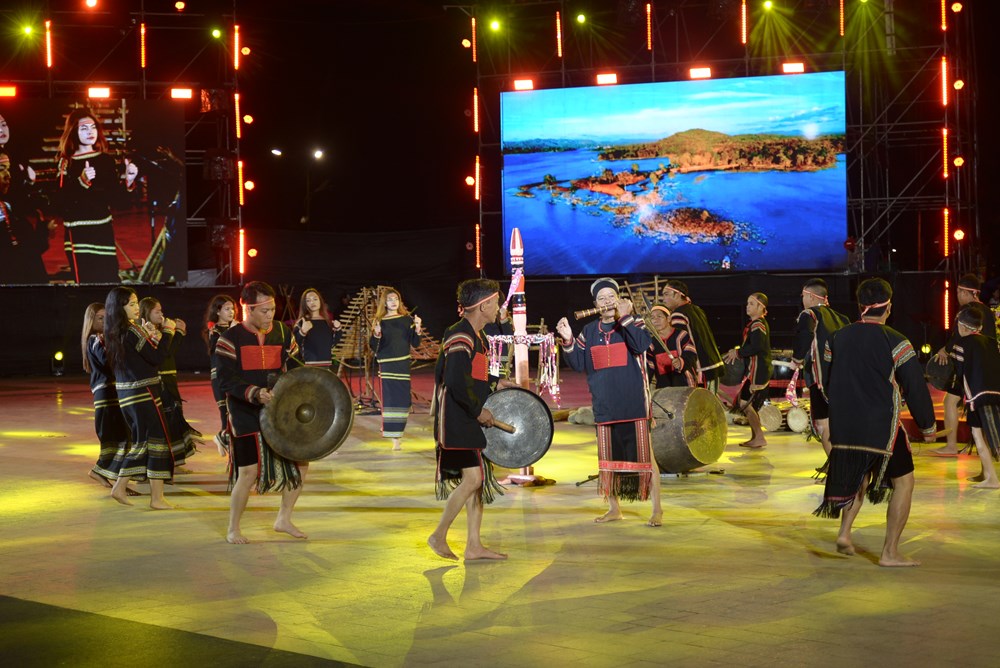 Đà Lạt rộn ràng trong Đêm hội Hòa âm Cồng chiêng Đông Nam Á - ảnh 10