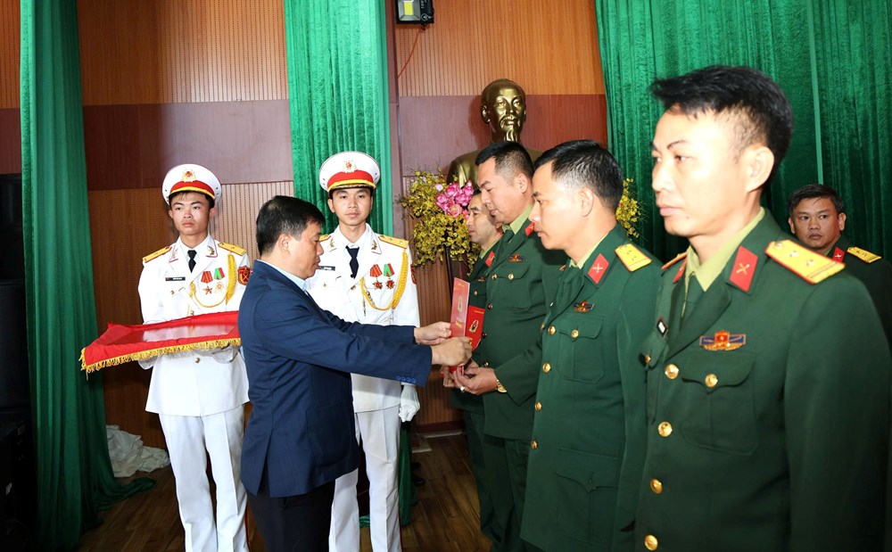 Lâm Đồng: Điều động, bổ nhiệm 124 Chỉ huy trưởng Ban Chỉ huy Quân sự cấp xã - ảnh 5
