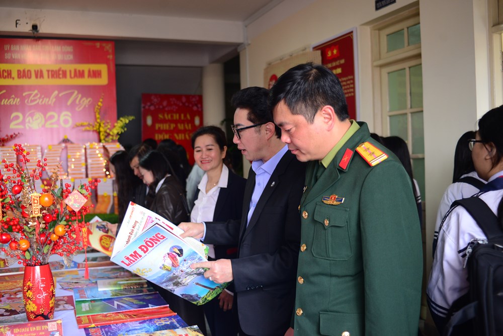 Lâm Đồng: Khai mạc Hội sách, báo và triển lãm ảnh Xuân - ảnh 4