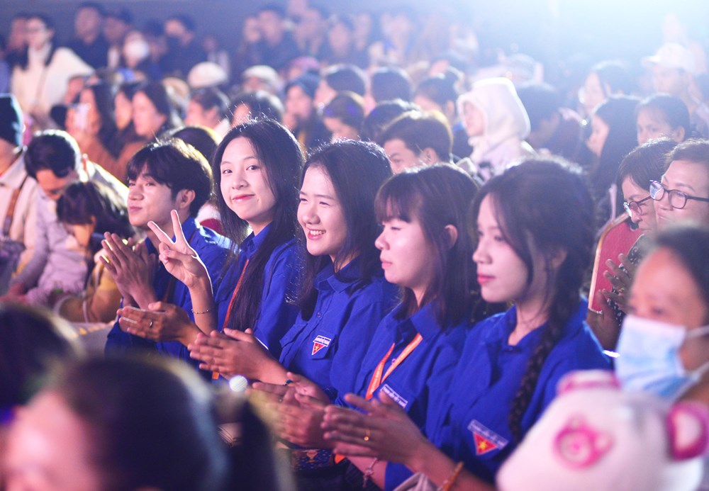 Đầu tuần Đà Lạt thu hút du khách với đêm nhạc đặc biệt - ảnh 7