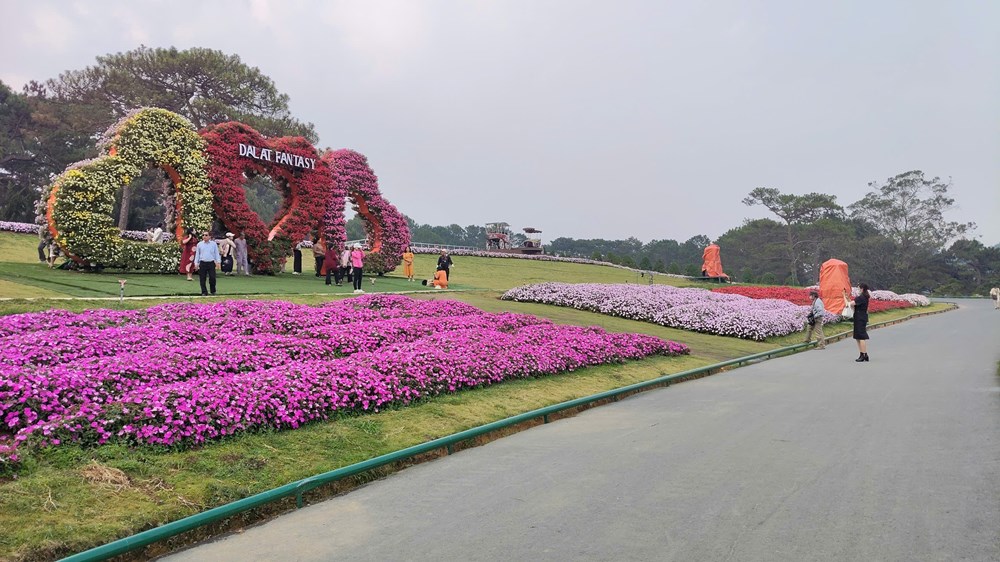 Lâm Đồng: Kinh doanh xe điện giải trí trái danh mục, vẫn thu tiền du khách - ảnh 3