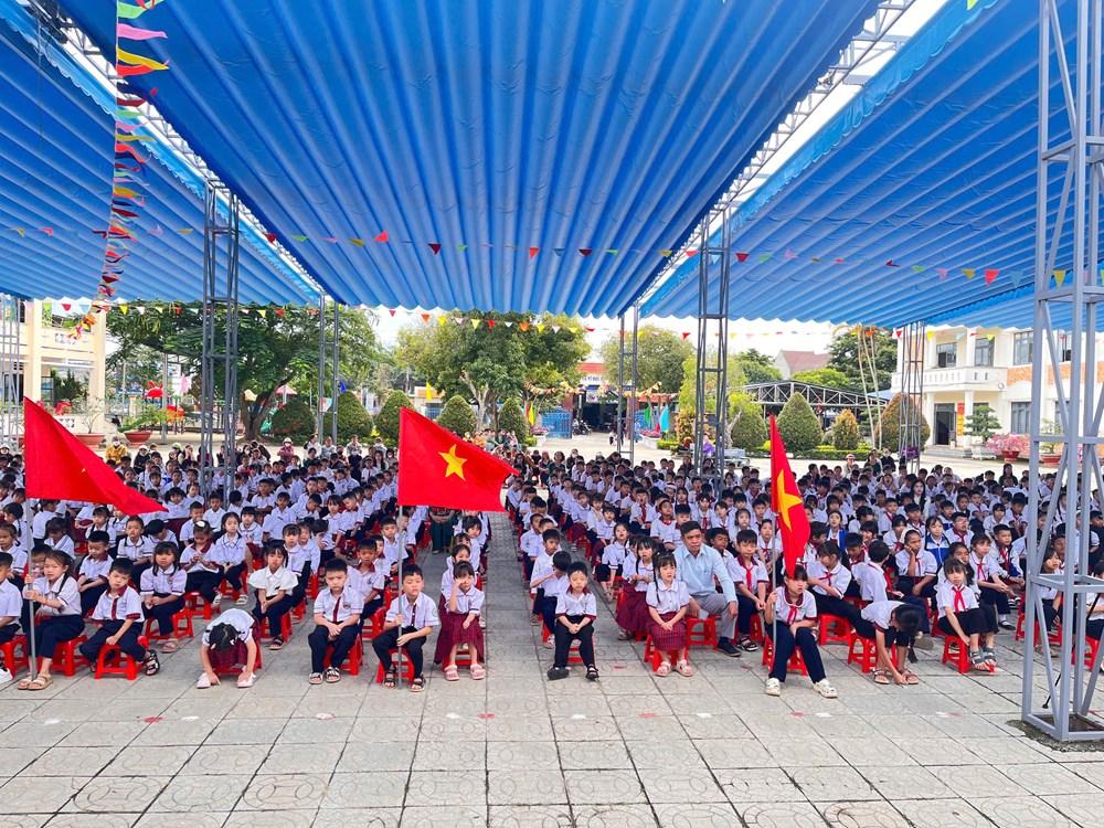 Hơn 830.000 học sinh Lâm Đồng hân hoan đón năm học mới - ảnh 1