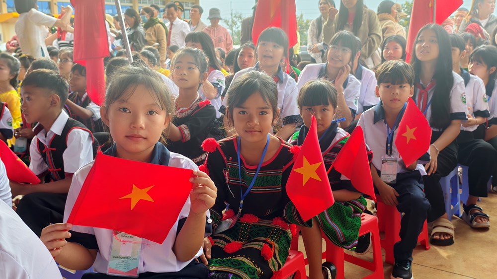 Hơn 830.000 học sinh Lâm Đồng hân hoan đón năm học mới - ảnh 2