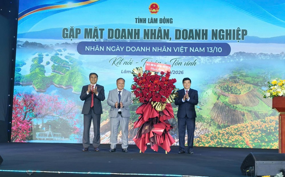Lâm Đồng khen thưởng 25 doanh nhân, doanh nghiệp tiêu biểu - ảnh 5