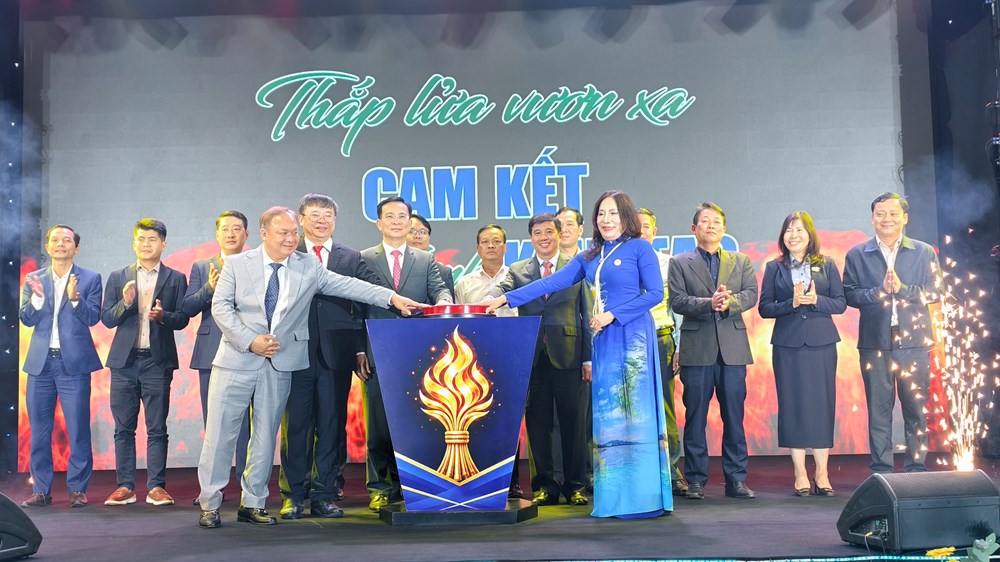 Lâm Đồng khen thưởng 25 doanh nhân, doanh nghiệp tiêu biểu - ảnh 7