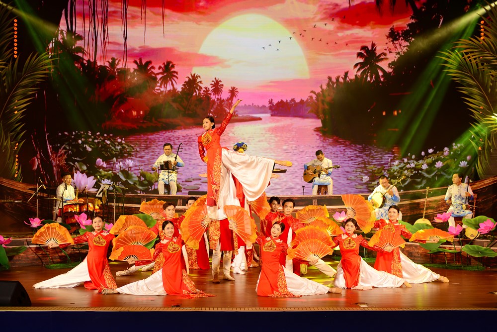 Đoàn Nghệ thuật Cải lương Vàm Cỏ mang âm hưởng phương Nam đến “Cuộc thi Độc tấu, Hòa tấu nhạc cụ dân tộc toàn quốc” - ảnh 9