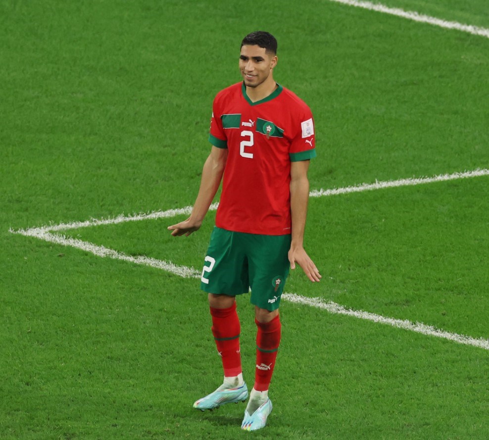 Thắng trận, cầu thủ Tây Ban Nha khiêu khích Ma Rốc bằng 'chim cánh cụt' - ảnh 1