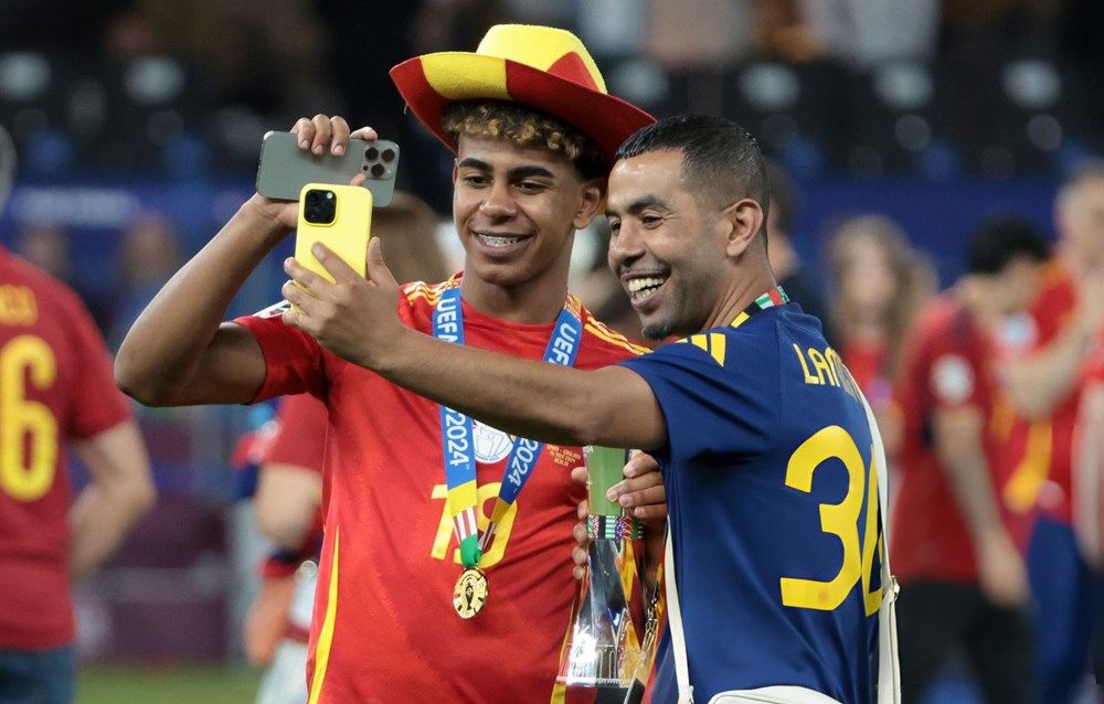 Bố Yamal nhập viện sau cuộc ẩu đả tại Barcelona - ảnh 2