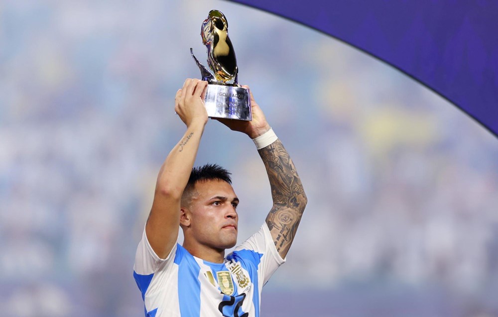 Top 5 ứng viên Quả bóng vàng: Bất ngờ Messi, top 1 tranh cãi - ảnh 2