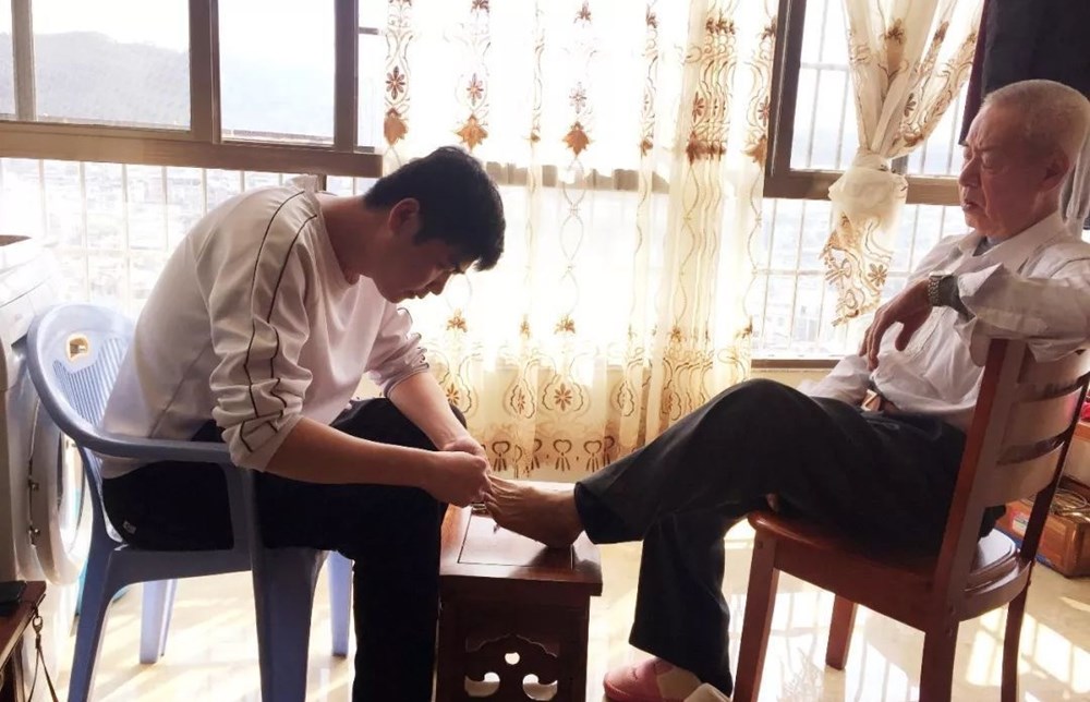 7 dấu hiệu hiếu thảo giả tạo - ảnh 1