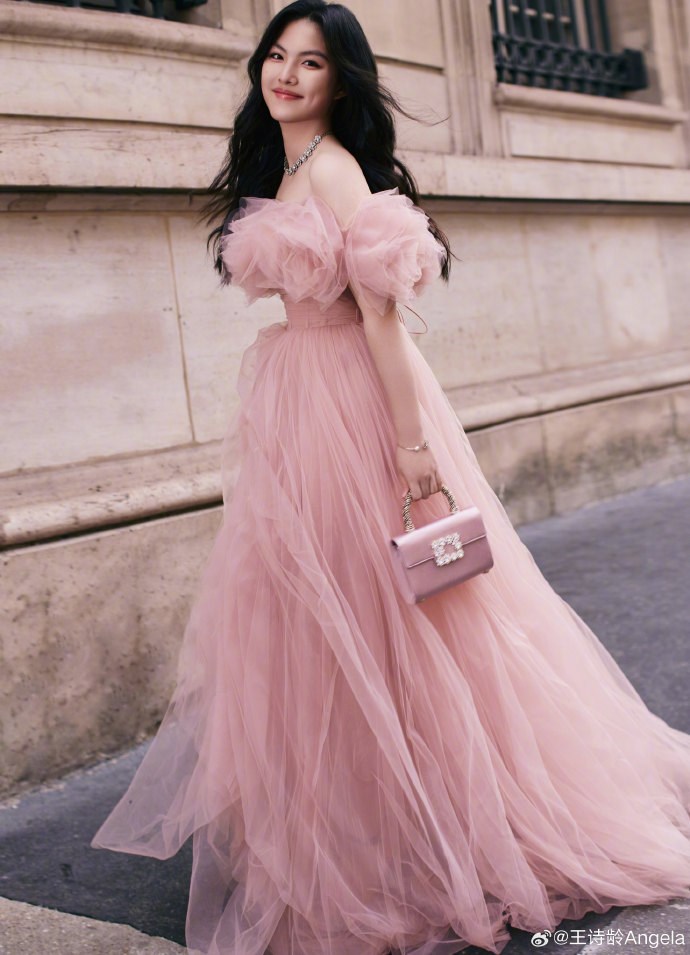 Sao nhí Bố ơi mình đi đâu thế 16 tuổi đã có Rolls-Royce riêng, vi vu bằng Maybach 56 tỷ - ảnh 13