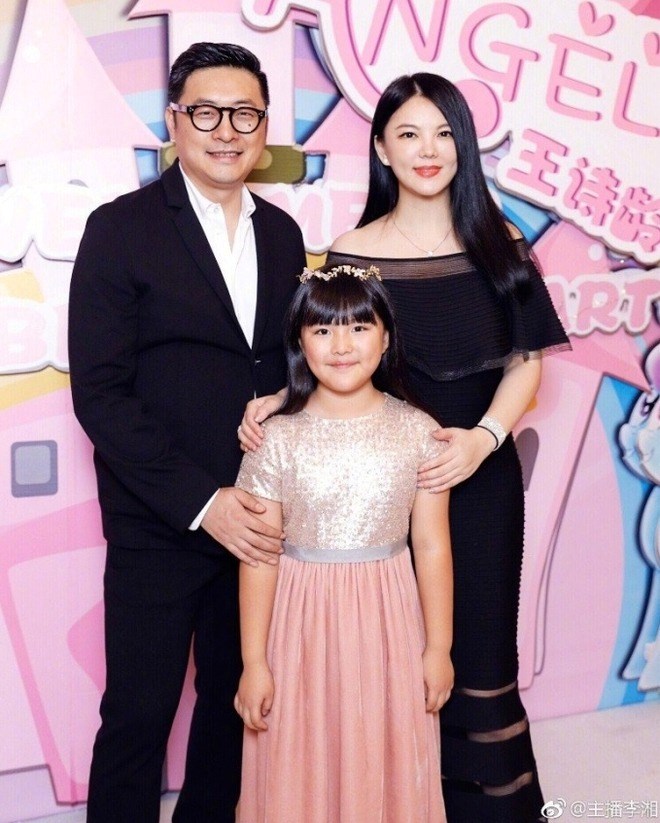 Sao nhí Bố ơi mình đi đâu thế 16 tuổi đã có Rolls-Royce riêng, vi vu bằng Maybach 56 tỷ - ảnh 2