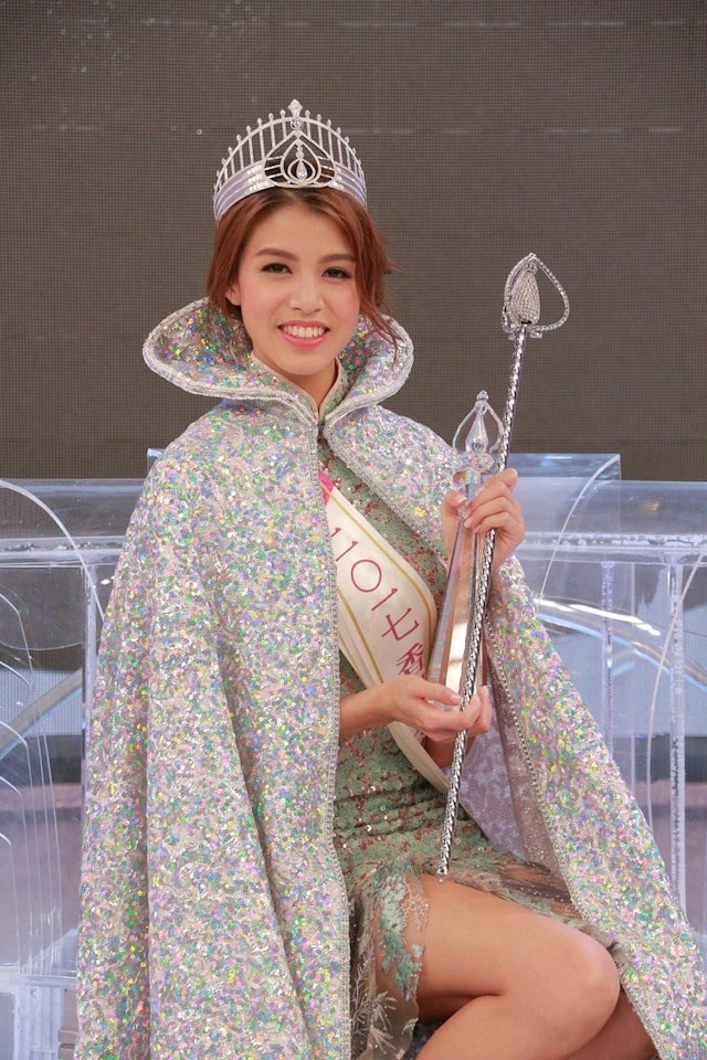 Hoa hậu xấu nhất lịch sử showbiz lột xác gây choáng: Body “bỏng mắt” đến từng centimet ở tuổi 31, tiền tiêu không phải nghĩ - ảnh 1