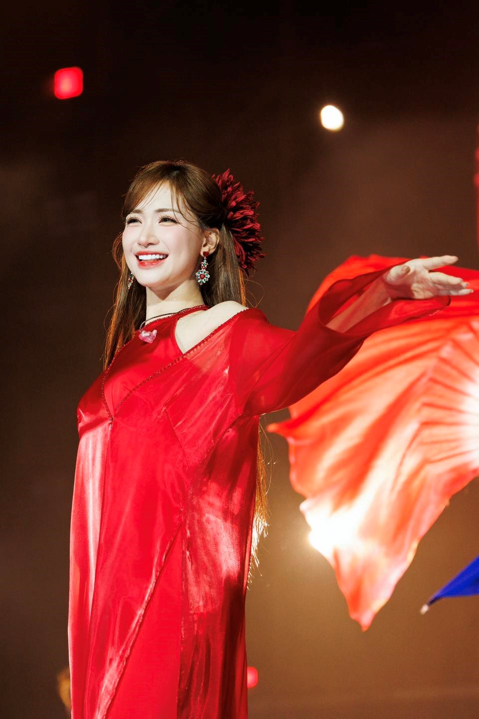 Sao Việt gây náo loạn tại SEA Games, cổ động viên Thái Lan phải làm một việc - ảnh 3