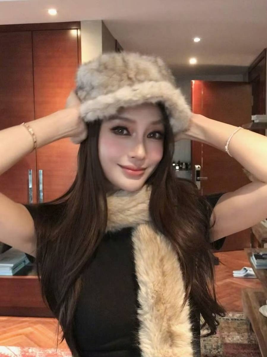 Angelababy đang làm gì với gương mặt của mình vậy? - ảnh 3