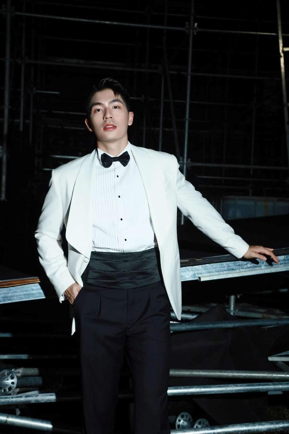 7 triệu người phát cuồng vì mỹ nam Việt được khen đẹp hơn Hứa Quang Hán - ảnh 3