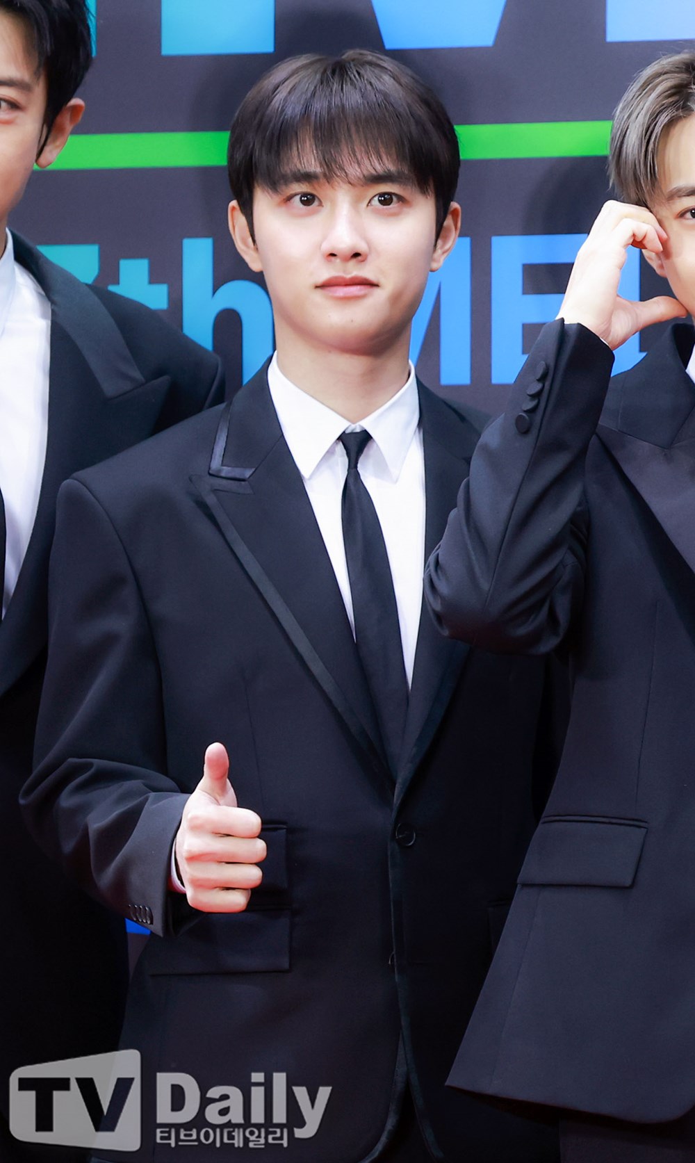 Thảm đỏ MMA 2025: Jennie hóa “nữ hoàng” đụng mặt tình cũ GD - Kai, Winter (aespa) lộ diện sau ồn ào hẹn hò Jungkook - ảnh 20