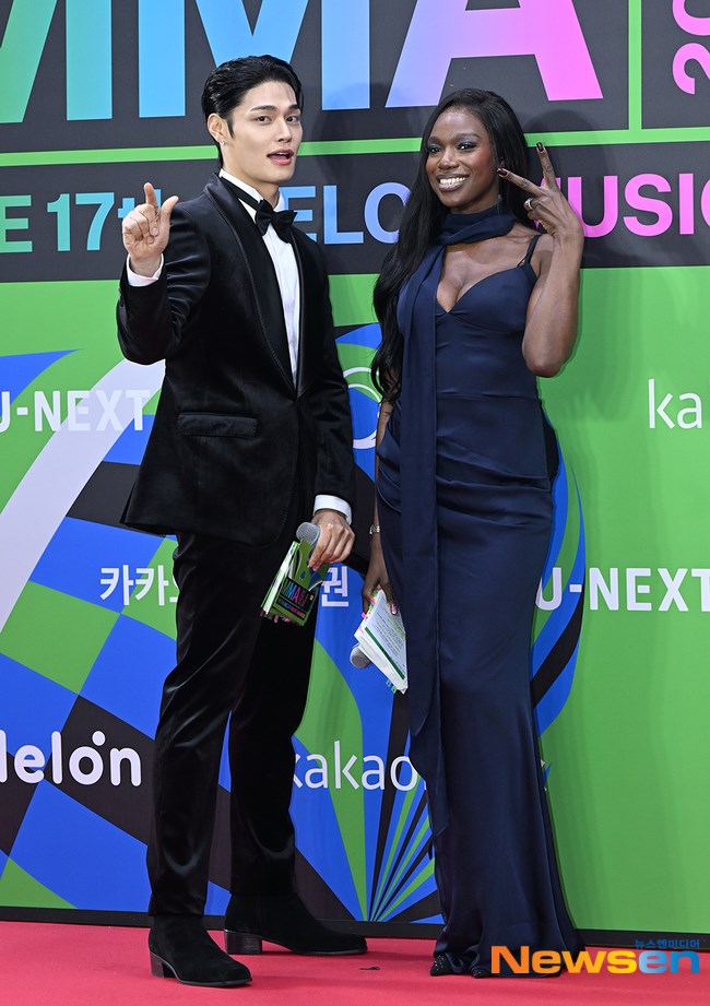 Thảm đỏ MMA 2025: Jennie hóa “nữ hoàng” đụng mặt tình cũ GD - Kai, Winter (aespa) lộ diện sau ồn ào hẹn hò Jungkook - ảnh 41