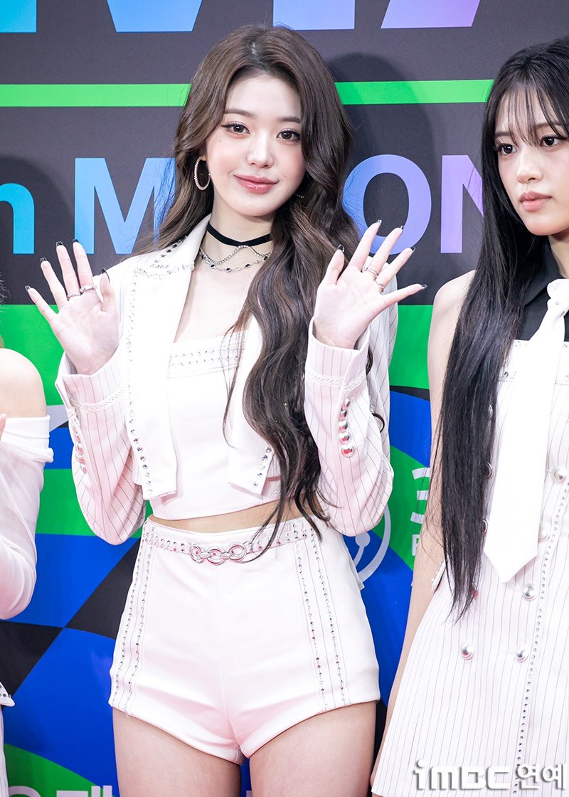 Thảm đỏ MMA 2025: Jennie hóa “nữ hoàng” đụng mặt tình cũ GD - Kai, Winter (aespa) lộ diện sau ồn ào hẹn hò Jungkook - ảnh 15