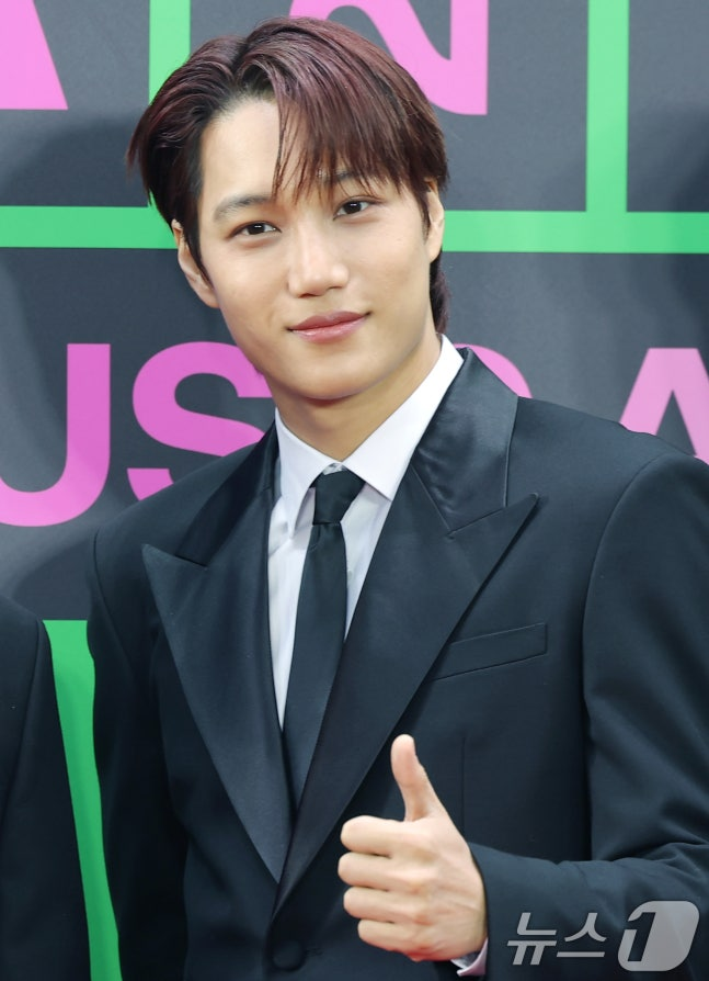 Thảm đỏ MMA 2025: Jennie hóa “nữ hoàng” đụng mặt tình cũ GD - Kai, Winter (aespa) lộ diện sau ồn ào hẹn hò Jungkook - ảnh 21