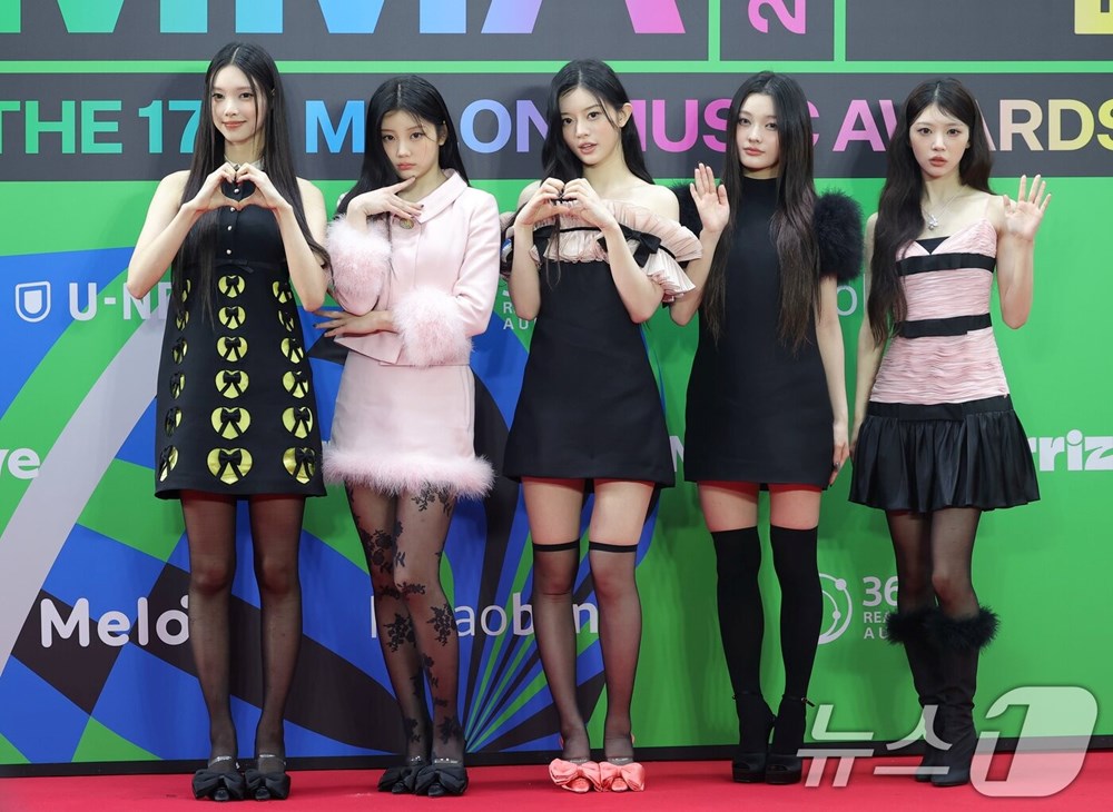 Thảm đỏ MMA 2025: Jennie hóa “nữ hoàng” đụng mặt tình cũ GD - Kai, Winter (aespa) lộ diện sau ồn ào hẹn hò Jungkook - ảnh 32