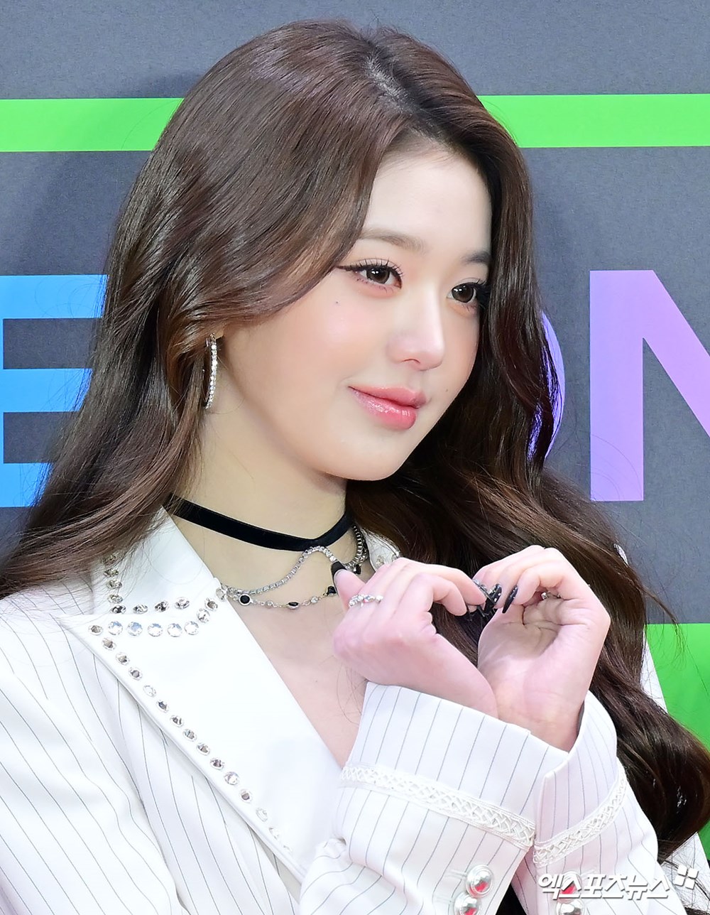 Thảm đỏ MMA 2025: Jennie hóa “nữ hoàng” đụng mặt tình cũ GD - Kai, Winter (aespa) lộ diện sau ồn ào hẹn hò Jungkook - ảnh 16