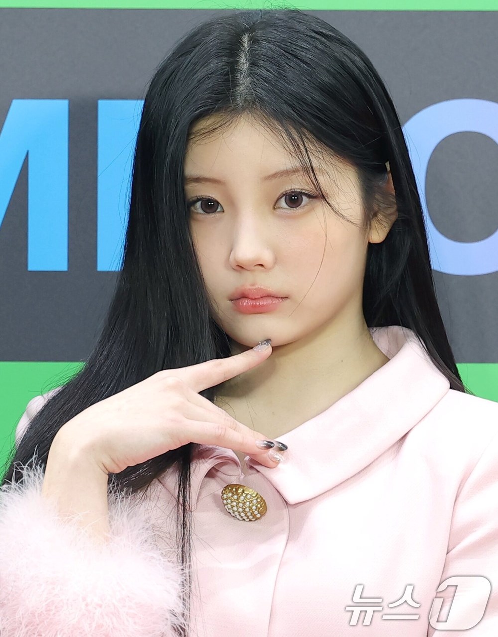 Thảm đỏ MMA 2025: Jennie hóa “nữ hoàng” đụng mặt tình cũ GD - Kai, Winter (aespa) lộ diện sau ồn ào hẹn hò Jungkook - ảnh 33