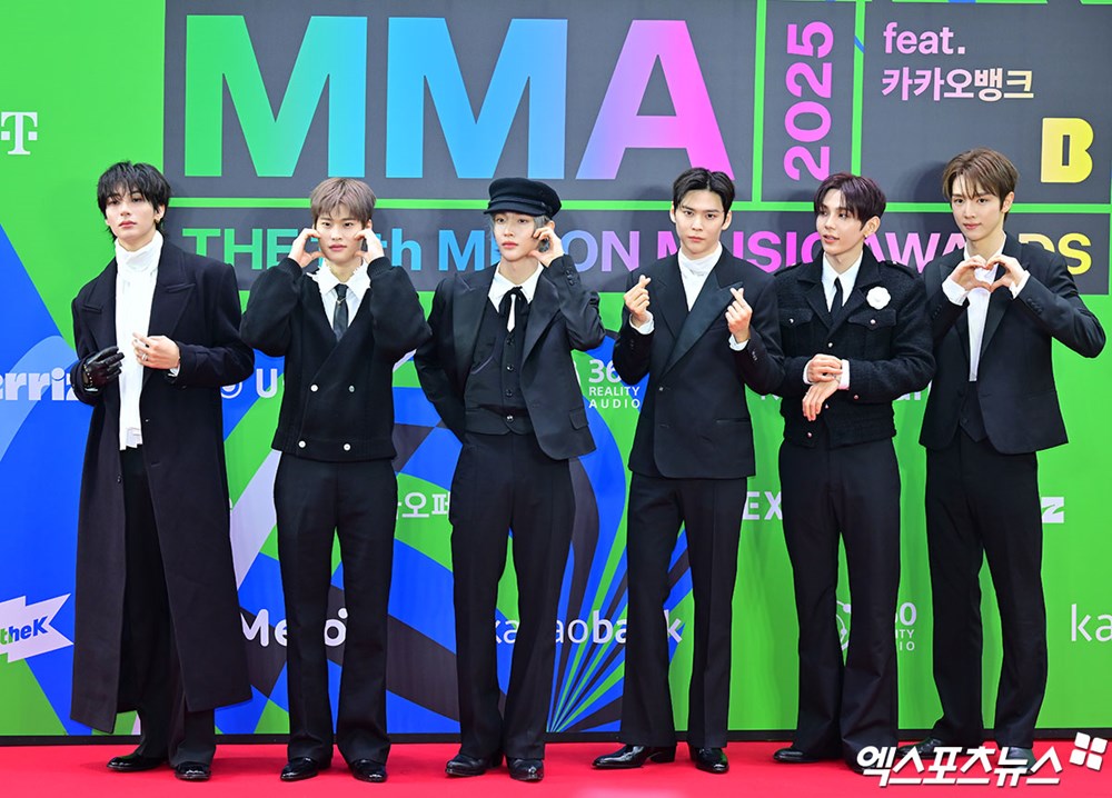 Thảm đỏ MMA 2025: Jennie hóa “nữ hoàng” đụng mặt tình cũ GD - Kai, Winter (aespa) lộ diện sau ồn ào hẹn hò Jungkook - ảnh 26