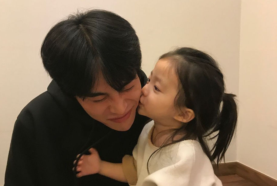 5 việc một ông bố thương con không bao giờ làm - ảnh 1