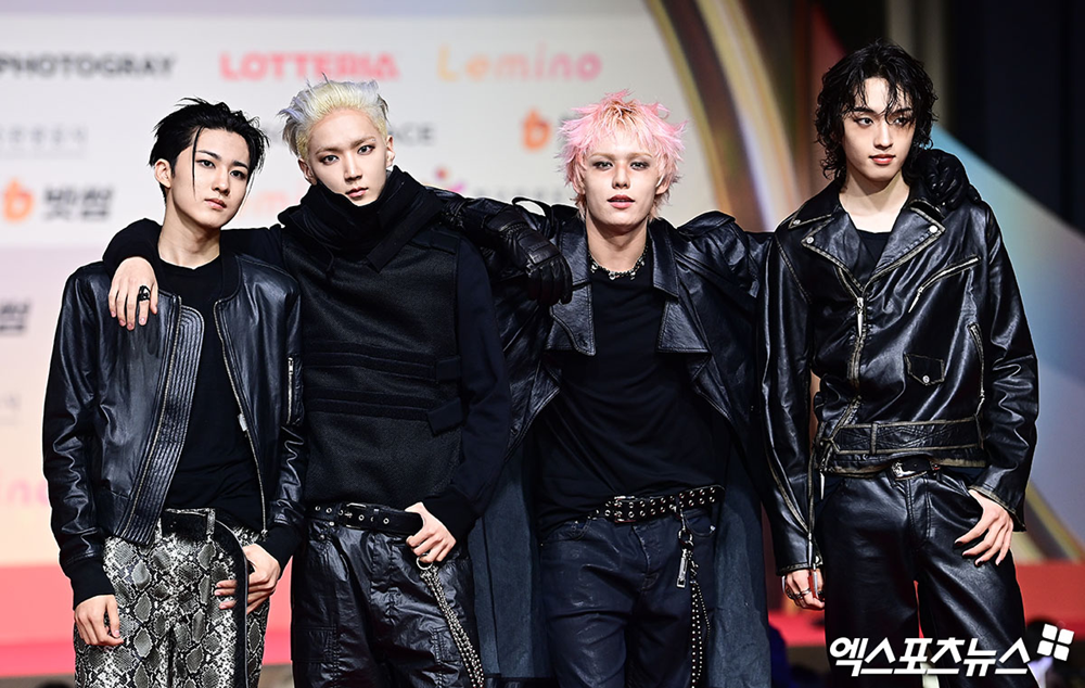 Thảm đỏ hot nhất Giáng sinh 2025: Jang Won Young hóa thiên thần, Winter (aespa) vất vả che dấu ấn tình yêu với Jungkook (BTS) - ảnh 58