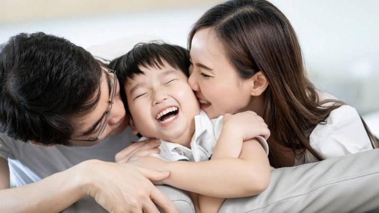 Con càng yêu bạn, 3 “hành động nhỏ” này càng không giấu được: Nhiều cha mẹ lại thấy phiền và vô tình nổi nóng - ảnh 2