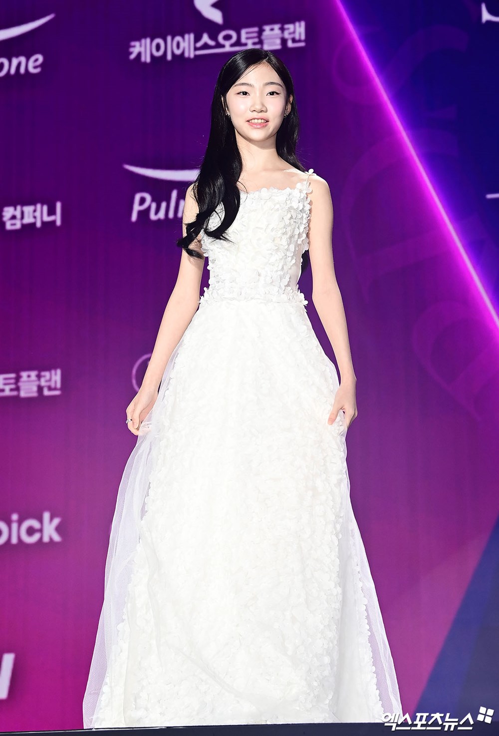 Siêu thảm tím APAN Star Awards 2025: IU hóa “nữ thần mùa xuân”, 2 bạn trai màn ảnh của Yoona đụng độ - ảnh 18