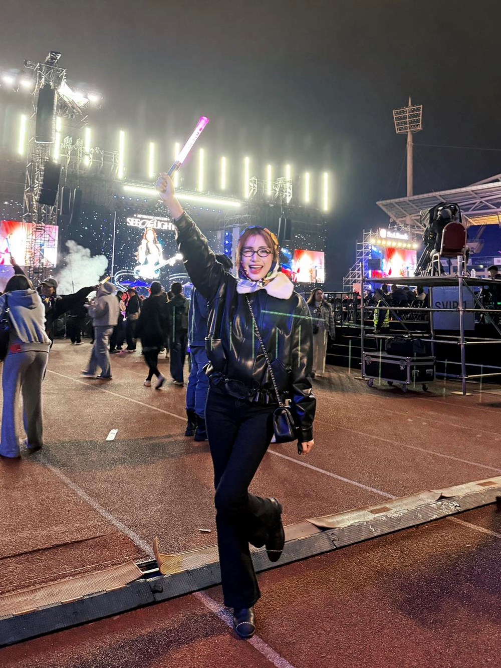 Hoà Minzy nói rõ chuyện đi concert nhưng đòi về đón con lúc 22h30? - ảnh 1