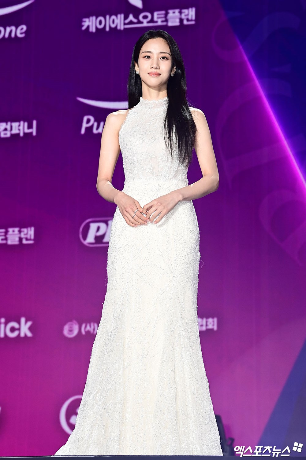 Siêu thảm tím APAN Star Awards 2025: IU hóa “nữ thần mùa xuân”, 2 bạn trai màn ảnh của Yoona đụng độ - ảnh 21