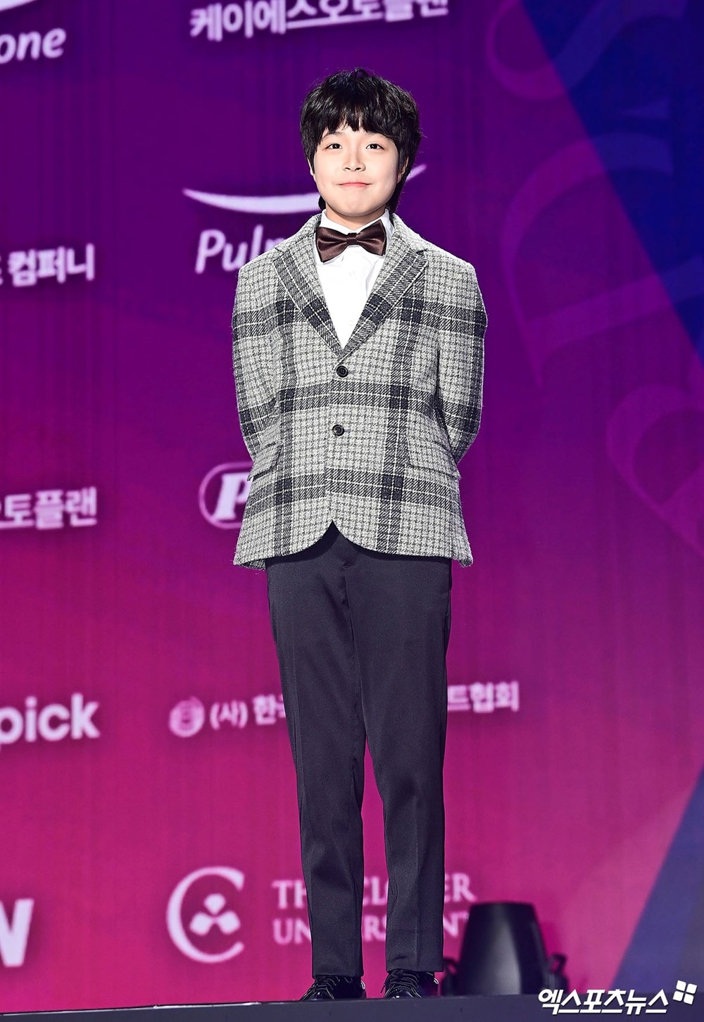 Siêu thảm tím APAN Star Awards 2025: IU hóa “nữ thần mùa xuân”, 2 bạn trai màn ảnh của Yoona đụng độ - ảnh 19