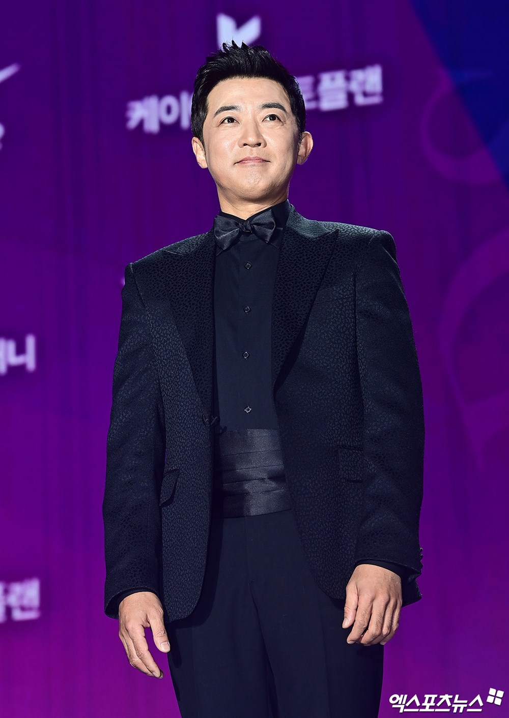 Siêu thảm tím APAN Star Awards 2025: IU hóa “nữ thần mùa xuân”, 2 bạn trai màn ảnh của Yoona đụng độ - ảnh 27