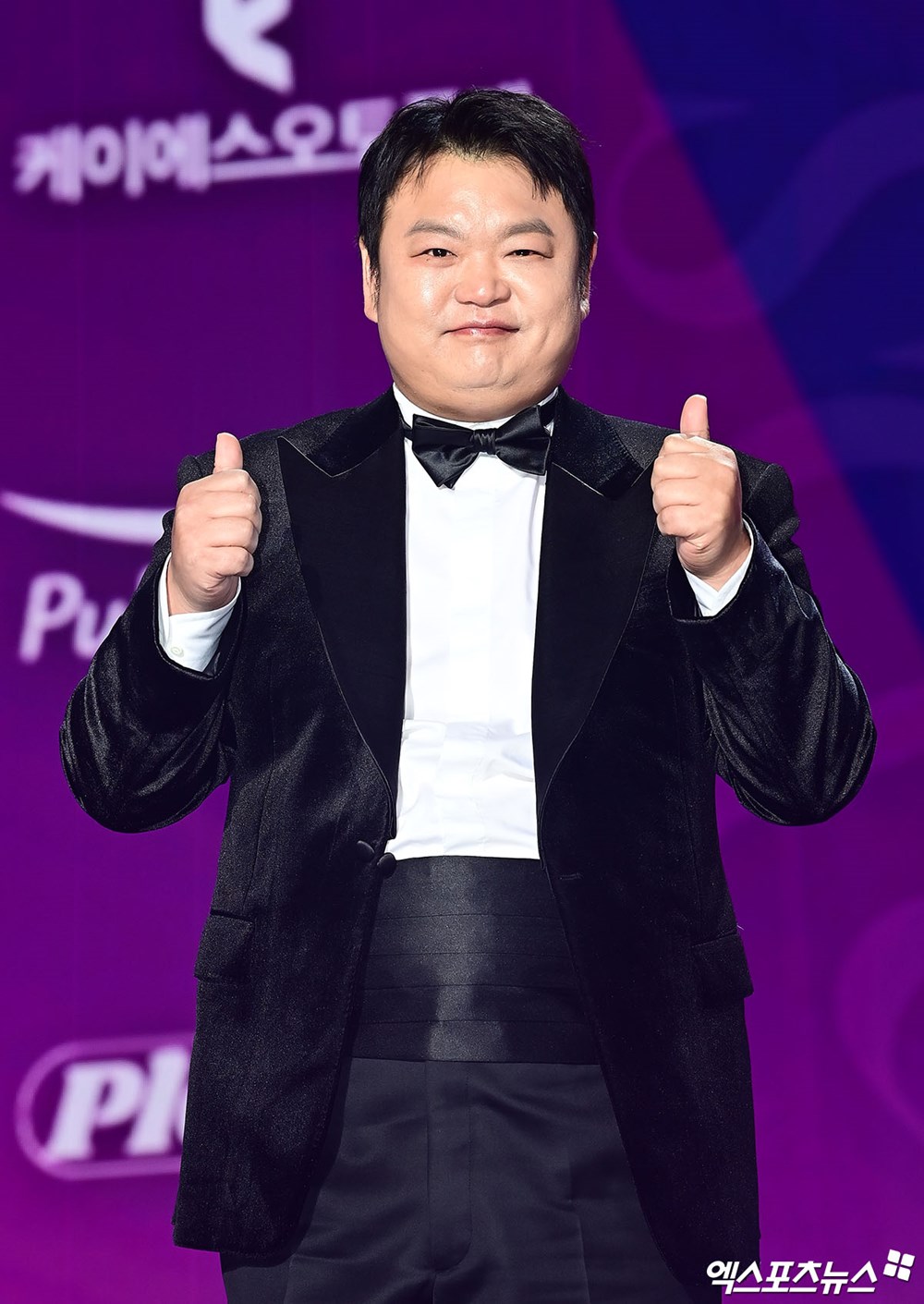 Siêu thảm tím APAN Star Awards 2025: IU hóa “nữ thần mùa xuân”, 2 bạn trai màn ảnh của Yoona đụng độ - ảnh 29