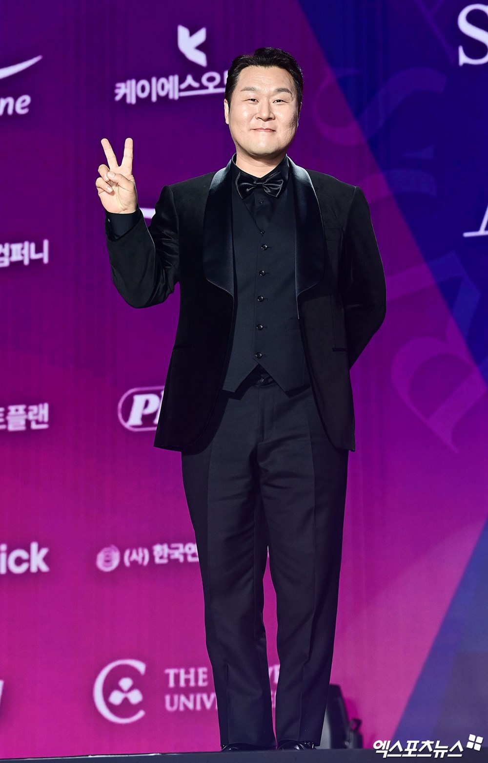 Siêu thảm tím APAN Star Awards 2025: IU hóa “nữ thần mùa xuân”, 2 bạn trai màn ảnh của Yoona đụng độ - ảnh 28