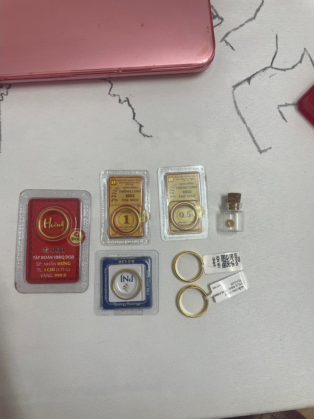 Cách người ham mua vàng tổng kết 2025 - ảnh 3