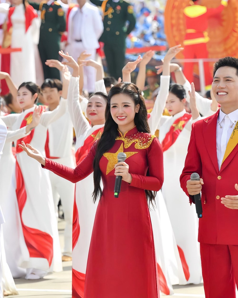 Điểm danh những ca sĩ đắt show của Vpop năm 2025 - ảnh 12