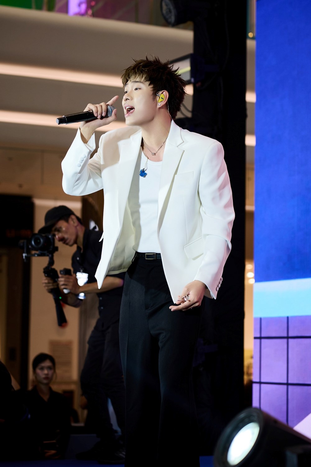 Điểm danh những ca sĩ đắt show của Vpop năm 2025 - ảnh 15