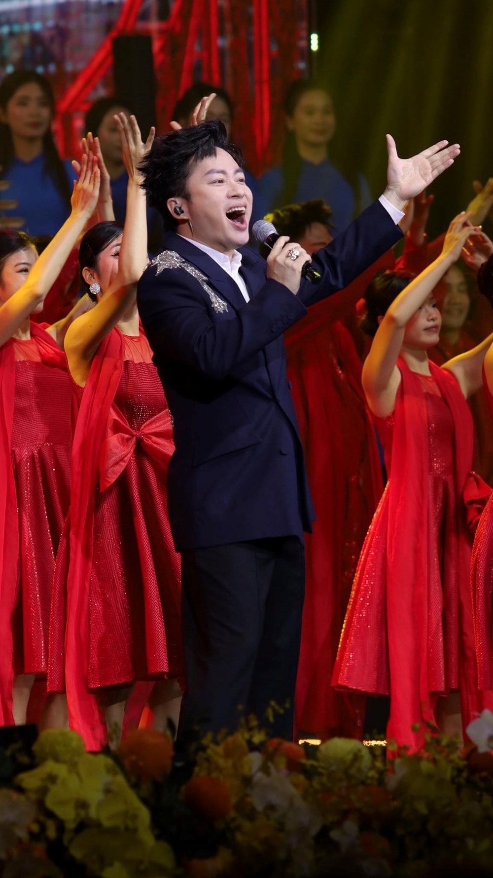 Điểm danh những ca sĩ đắt show của Vpop năm 2025 - ảnh 5