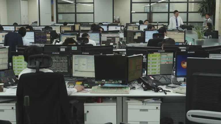 Cha mẹ tuyệt đối ĐỪNG để con cái theo đuổi 3 công việc này: Dù lương cao đến đâu cũng không nên! - ảnh 1