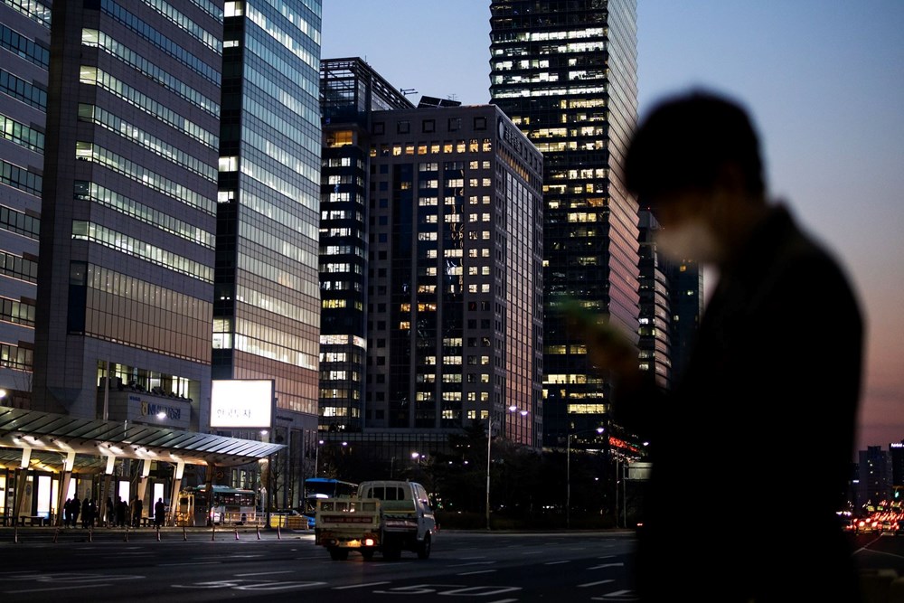 Cha mẹ tuyệt đối ĐỪNG để con cái theo đuổi 3 công việc này: Dù lương cao đến đâu cũng không nên! - ảnh 2